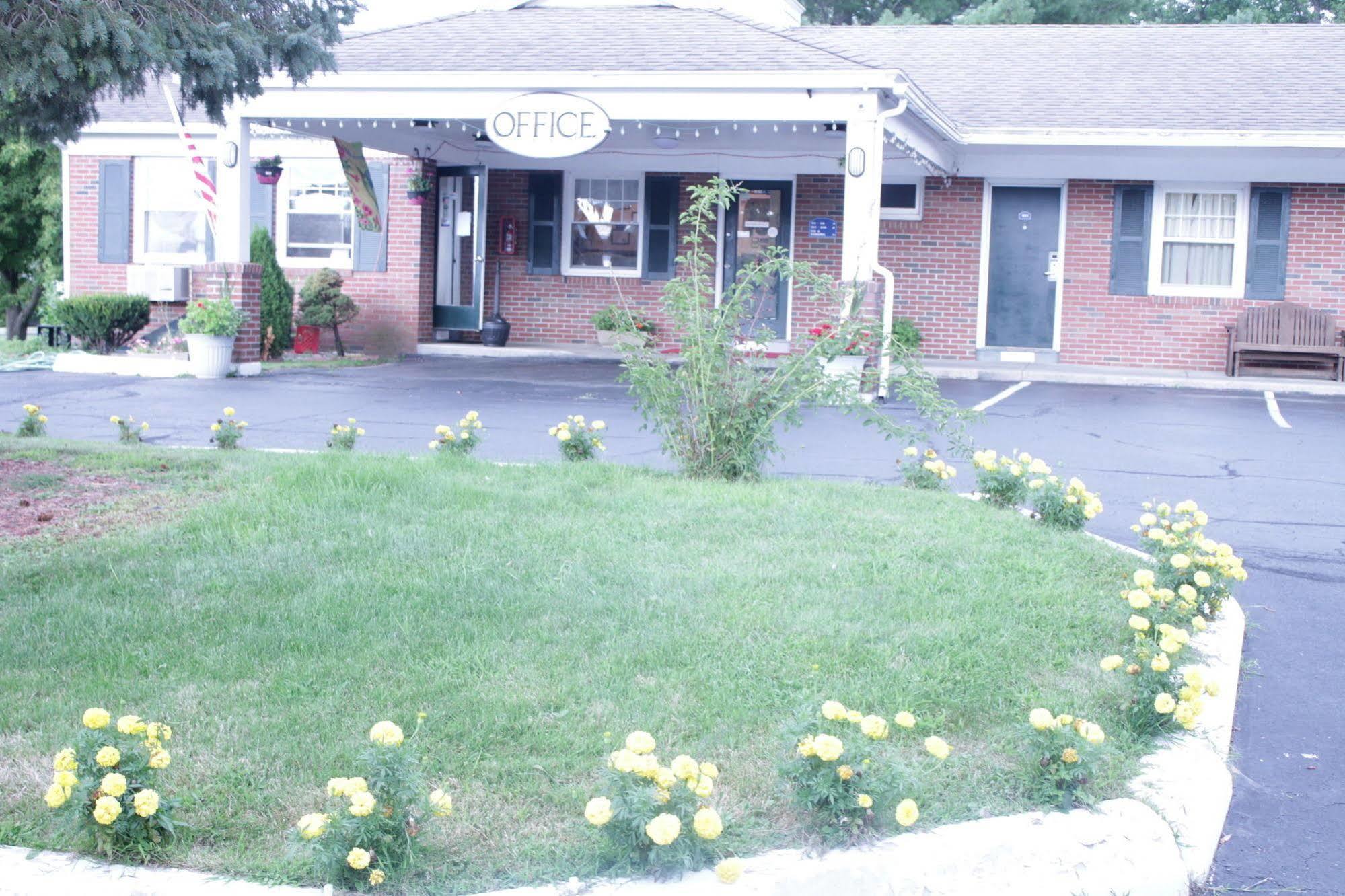 威廉斯敦霍华德约翰逊快捷酒店 外观 照片
